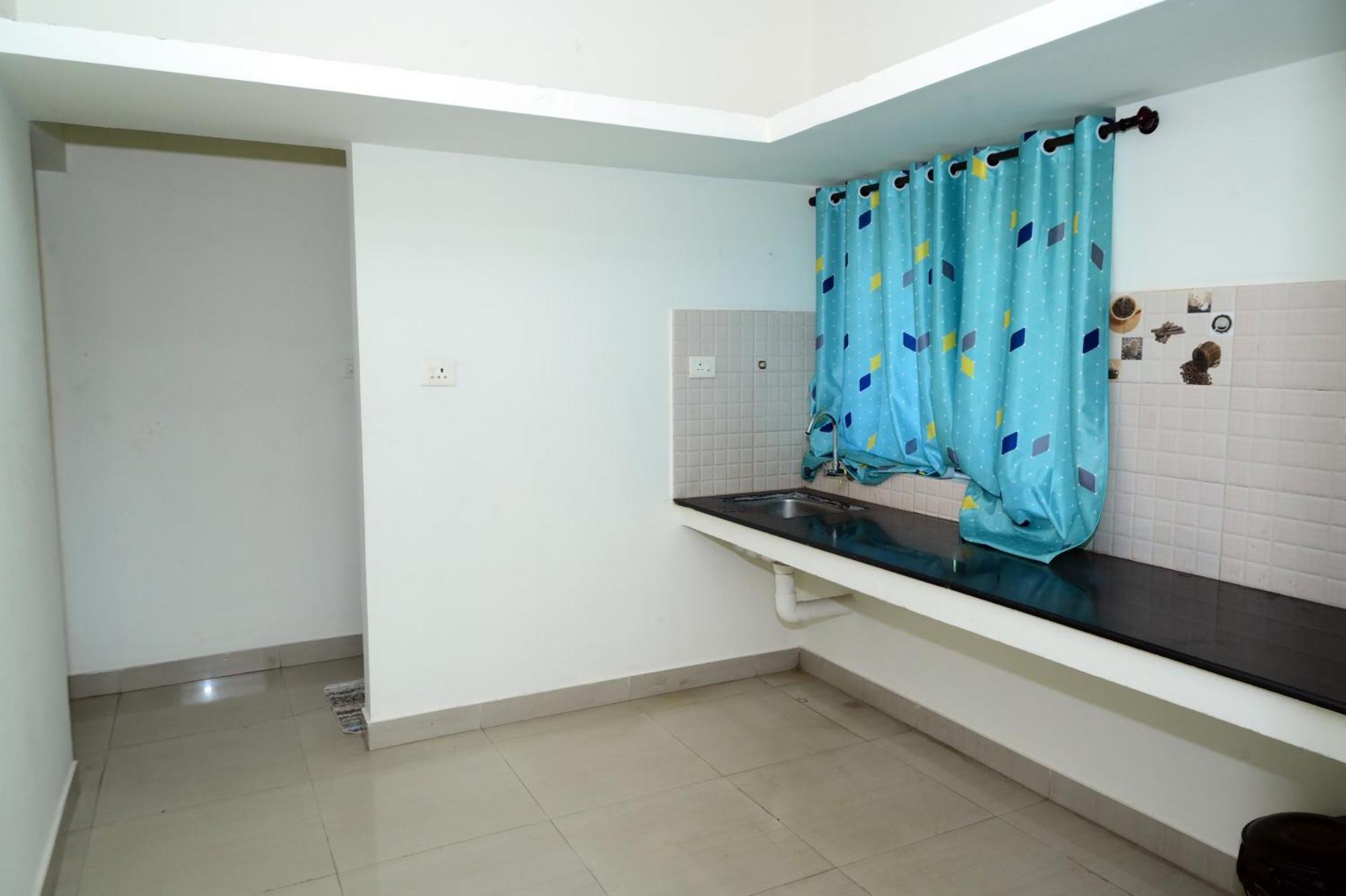 Hotel Aradhya Inn Deralakatte Mangalore Eksteriør billede