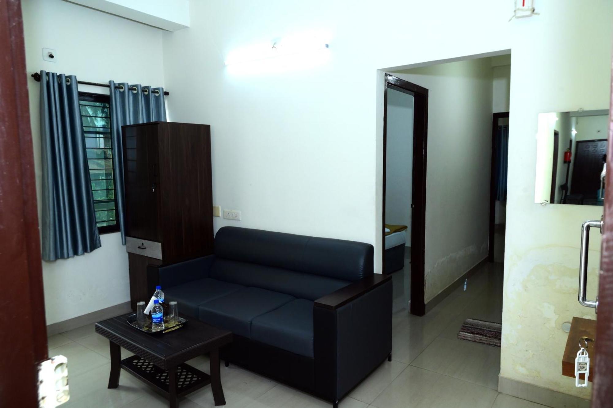 Hotel Aradhya Inn Deralakatte Mangalore Eksteriør billede