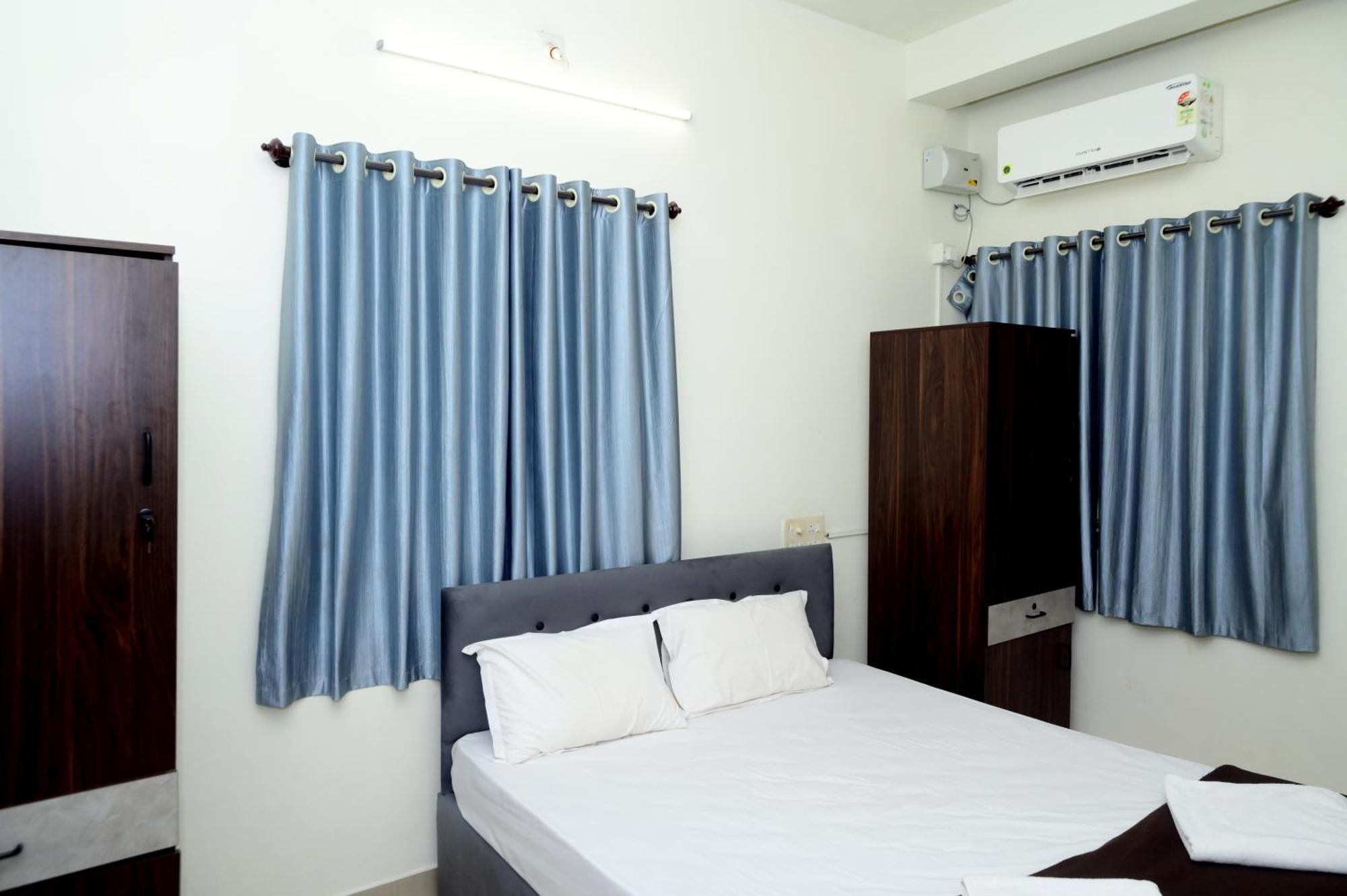 Hotel Aradhya Inn Deralakatte Mangalore Eksteriør billede