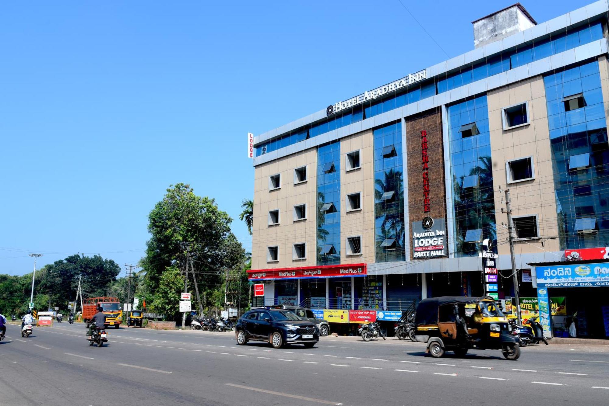 Hotel Aradhya Inn Deralakatte Mangalore Eksteriør billede