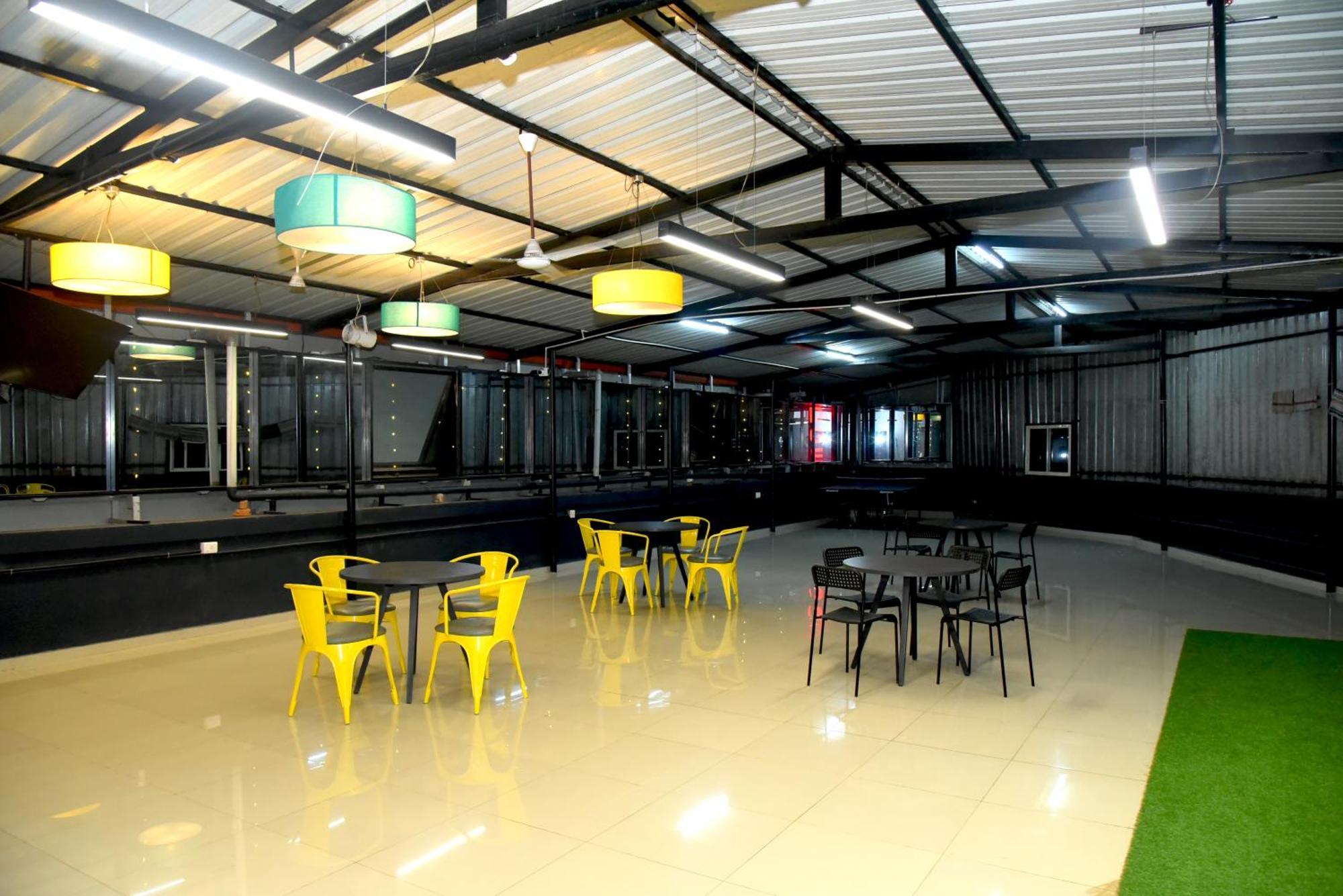 Hotel Aradhya Inn Deralakatte Mangalore Eksteriør billede